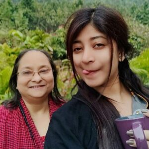 মাতৃদিবসে তারকাদের মাতৃবন্দনা! দেখে নিন মায়েদের সঙ্গে আপনার প্রিয় তারকাদের আদুরে মুহূর্ত