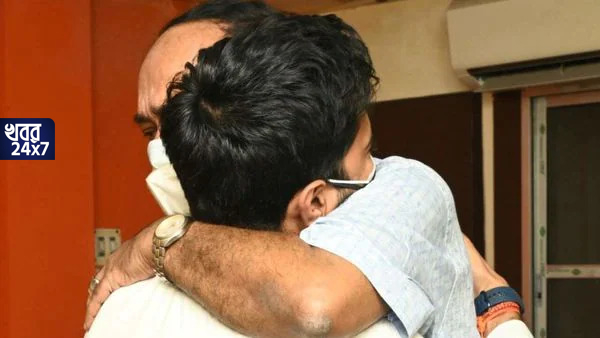 ‘আমার যতটুকু আছে, সব তোকে উজাড় করে দেব’, অভিষেককে বুকে টেনে কান্নায় ভেঙে পড়লেন সুব্রত ‘আমার যতটুকু আছে, সব তোকে উজাড় করে দেব’, অভিষেককে বুকে টেনে কান্নায় ভেঙে পড়লেন সুব্রত