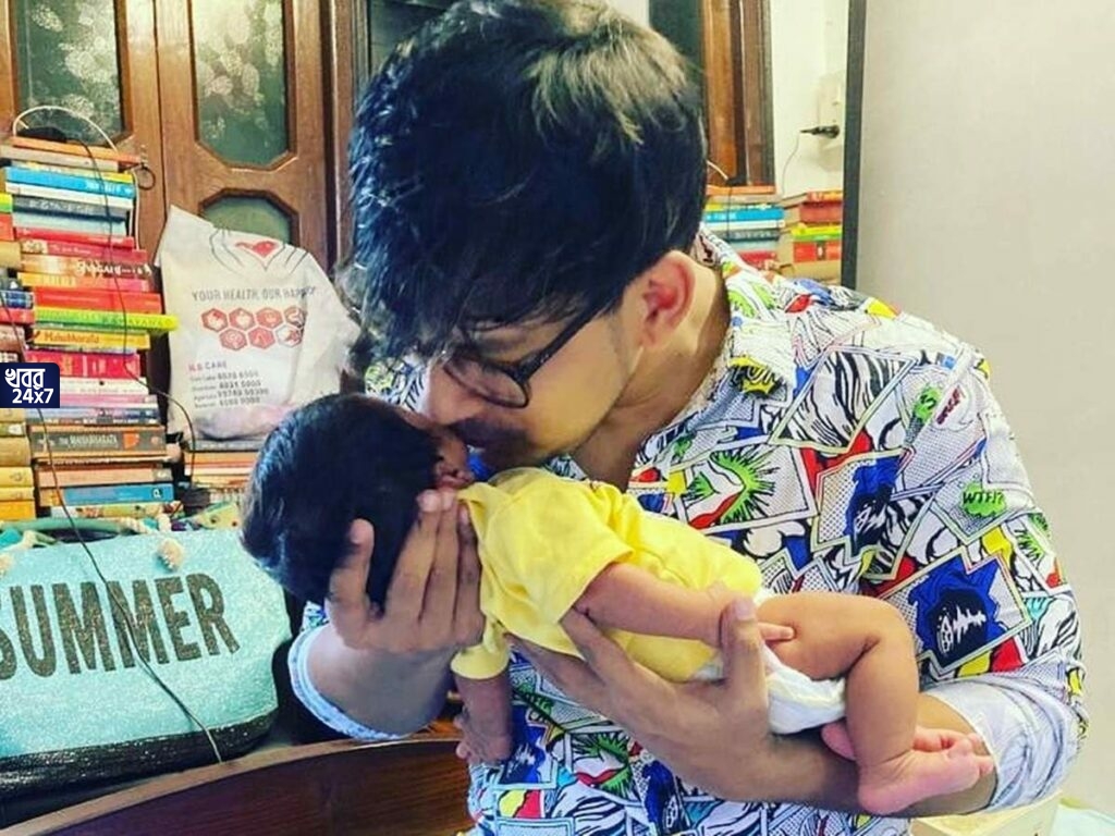 কীভাবে ছেলের সঙ্গে রবিবার কাটাচ্ছেন রাজা? ছেলের ছবি পোস্ট করতেই নেট পাড়ায় হইচই
