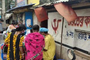 তৃণমূলের সঙ্গে হাত মেলাল সিপিএম, পশ্চিম মেদিনীপুরে ‘দুয়ারে সরকার’ প্রকল্পে সামিল হয়ে হেল্প ডেস্ক খুলল বামেরা তৃণমূলের সঙ্গে হাত মেলাল সিপিএম, পশ্চিম মেদিনীপুরে ‘দুয়ারে সরকার’ প্রকল্পে সামিল হয়ে হেল্প ডেস্ক খুলল বামেরা