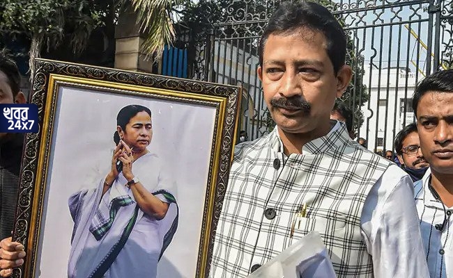 পুজোর আগেই ঘর ওয়াপসি, ফের তৃণমূলে ফিরতে চলেছেন রাজীব-সহ নানান দলত্যাগীরা পুজোর আগেই ঘর ওয়াপসি, ফের তৃণমূলে ফিরতে চলেছেন রাজীব-সহ নানান দলত্যাগীরা