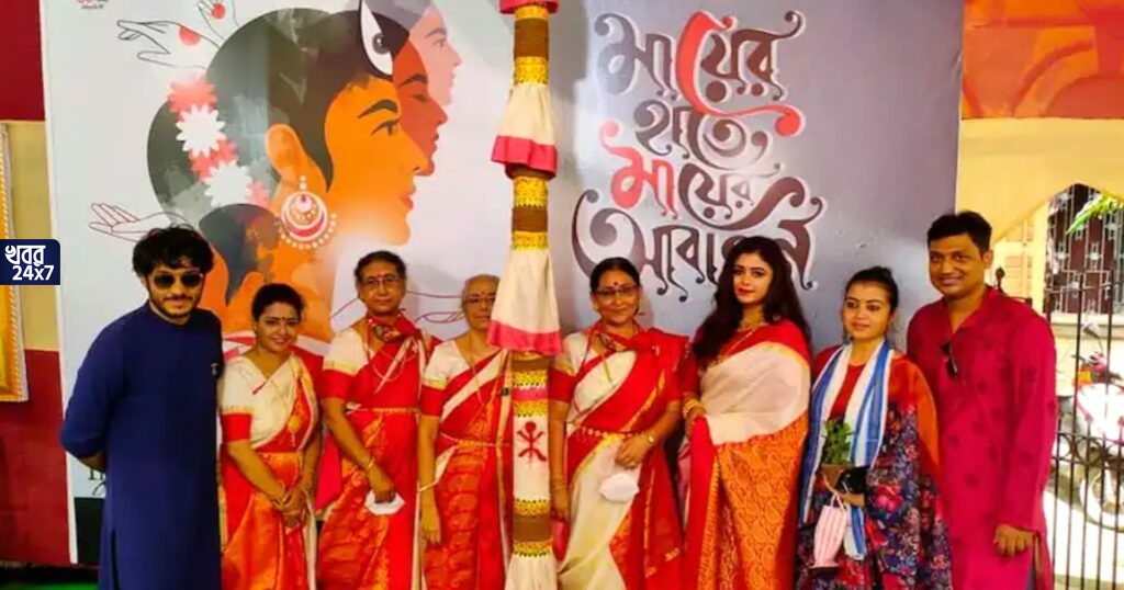 একবার এই মন্ত্রোচ্চারণ করলেই পিরিয়ডসেও করা যায় পুজো! ৬৬ পল্লীর দুর্গা আবাহনে এসে জানালেন ডঃ নন্দিনী ভৌমিক
