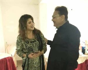 প্রেমিক অভিরূপ নাগচৌধুরীর বিশ্বকর্মা পুজোয় মদন মিত্রের সঙ্গে দেখা মিলল শ্রাবন্তীর, তবে ফুল বদলাচ্ছেন অভিনেত্রীও? প্রেমিক অভিরূপ নাগচৌধুরীর বিশ্বকর্মা পুজোয় মদন মিত্রের সঙ্গে দেখা মিলল শ্রাবন্তীর, তবে ফুল বদলাচ্ছেন অভিনেত্রীও?
