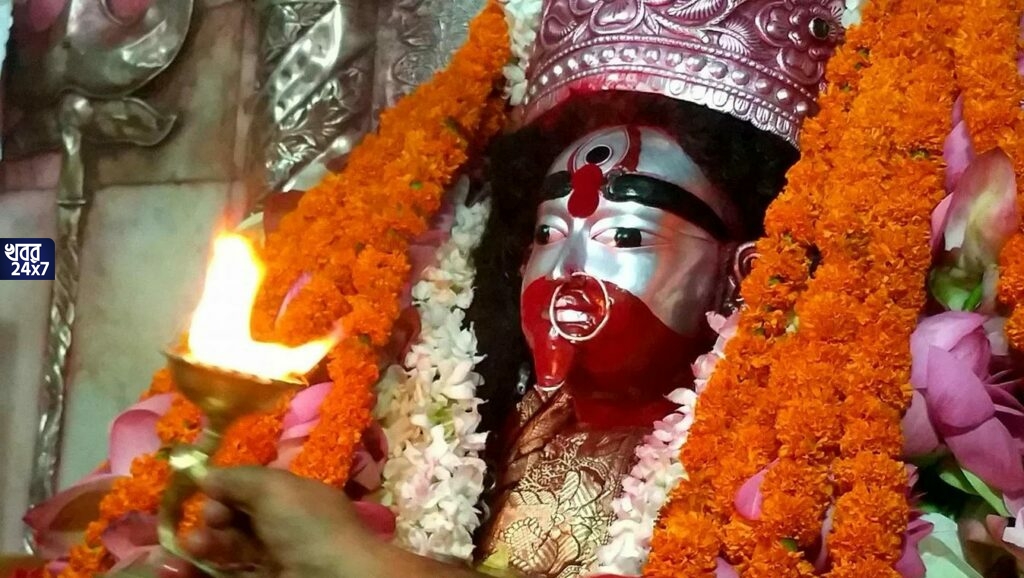 আজ মা তারার আবির্ভাব দিবস, সকাল থেকেই তারাপীঠে নেমেছে ভক্তদের ঢল, তারা মায়ের দর্শনের জন্য উপচে পড়েছে ভিড়