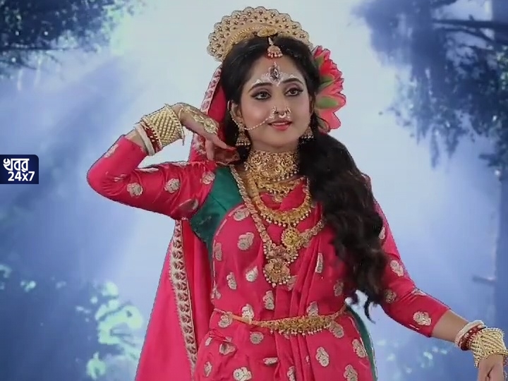 জি বাংলায় কমলে কামিনী সেজে নাচের স্টেপ ভুলে গেল মিঠাই, করছে বিকৃত অঙ্গভঙ্গি! 'এ তো পড়েই যাচ্ছে', বেজায় ট্রোলড হলেন সৌমিতৃষা জি বাংলায় কমলে কামিনী সেজে নাচের স্টেপ ভুলে গেল মিঠাই, করছে বিকৃত অঙ্গভঙ্গি! 'এ তো পড়েই যাচ্ছে', বেজায় ট্রোলড হলেন সৌমিতৃষা