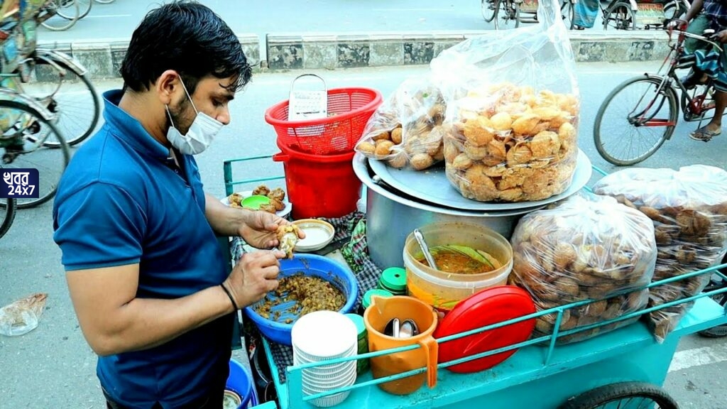 ফুচকা-ঝালমুড়ি খেতে গেলে গুনতে হবে মাশুল, নতুন আইন আনছে সরকার! ফুচকা-ঝালমুড়ি খেতে গেলে গুনতে হবে মাশুল, নতুন আইন আনছে সরকার!