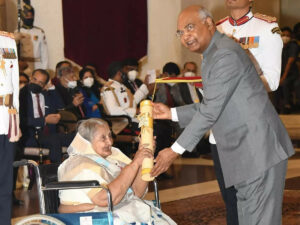 মাত্র ৮০ টাকা ধার নিয়ে ব্যবসা শুরু, আজ বার্ষিক আয় ১৬০০ কোটি টাকা!জানুন লিজ্জত পাঁপড়ের প্রতিষ্ঠাতা পদ্মশ্রীপ্রাপ্ত যশন্তীবেনের চোখে জল আনা কাহিনী মাত্র ৮০ টাকা ধার নিয়ে ব্যবসা শুরু, আজ বার্ষিক আয় ১৬০০ কোটি টাকা!জানুন লিজ্জত পাঁপড়ের প্রতিষ্ঠাতা পদ্মশ্রীপ্রাপ্ত যশন্তীবেনের চোখে জল আনা কাহিনী