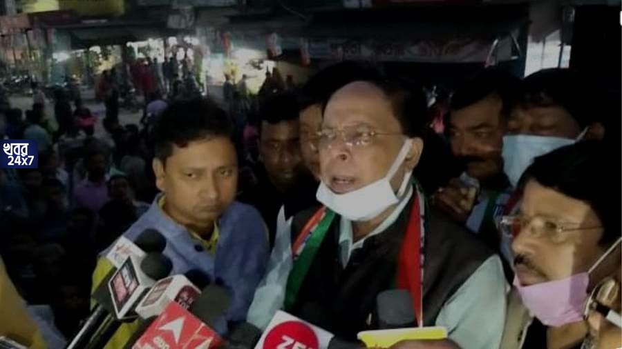 তৃণমূলে যোগদান পর্বে বিপত্তি, অনুষ্ঠান চলাকালীনই ভেঙে পড়ল মঞ্চ, চোট পেয়েছেন রাজ্যের মন্ত্রী তৃণমূলে যোগদান পর্বে বিপত্তি, অনুষ্ঠান চলাকালীনই ভেঙে পড়ল মঞ্চ, চোট পেয়েছেন রাজ্যের মন্ত্রী