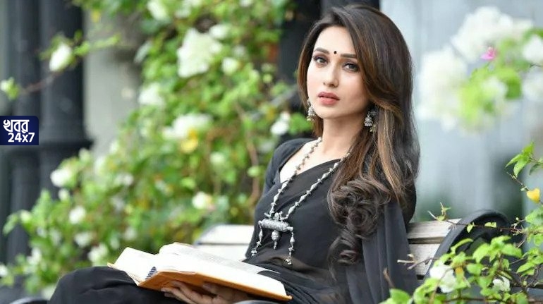 ছেলের জন্মদিনে ছেলেই নেই, মন খারাপ করে বসে আছেন মিমি চক্রবর্তী!