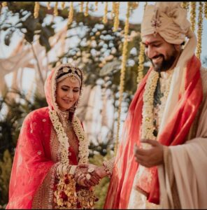 হয়ে গেল রাজকীয় বিয়ে, দেখুন নবদম্পতি ভিকি ক্যাটরিনার বিয়ের এক্সক্লুসিভ ছবি!