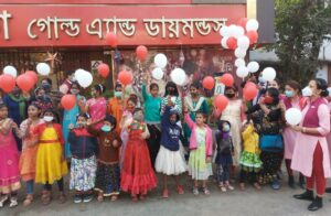 নতুন বছরে দুঃস্থ শিশুদের জীবন আলোকোজ্জ্বল করে তুললো সেনকো গোল্ড অ্যান্ড ডায়মন্ডস,অনাথ শিশুদের নিয়ে হল উদযাপন!