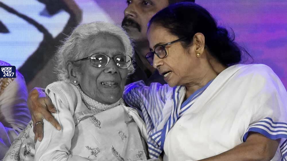 সত্যিই কী মমতার কাছে গান শুনতে চাইতেন সন্ধ্যা মুখোপাধ্যায়? কী বলছে গায়িকার আত্মজীবনী?