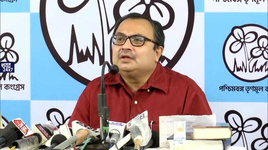 ‘উপরতলার অনুরোধে অনেকসময় নিয়োগ করতে হয়’, নিয়োগ দুর্নীতি নিয়ে বেফাঁস মন্তব্য কুণালের, অস্বস্তি বাড়ল শাসকদলের অন্দরে ‘উপরতলার অনুরোধে অনেকসময় নিয়োগ করতে হয়’, নিয়োগ দুর্নীতি নিয়ে বেফাঁস মন্তব্য কুণালের, অস্বস্তি বাড়ল শাসকদলের অন্দরে