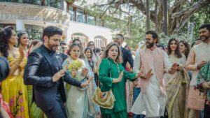 দ্বিতীয় বিয়েতে ফারহান-শিবানীর ঘনিষ্ঠ মুহূর্ত, বাবার বিয়ের সাক্ষী থাকল ফারহানের আগের পক্ষের কন্যারাও! দ্বিতীয় বিয়েতে ফারহান-শিবানীর ঘনিষ্ঠ মুহূর্ত, বাবার বিয়ের সাক্ষী থাকল ফারহানের আগের পক্ষের কন্যারাও!