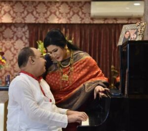 ফের রোম্যান্টিক মুডে শোভন-বৈশাখী, বাঙালির প্রেম দিবসের আগের রাতে রোম্যান্সে মাতলেন তারকাজুটি