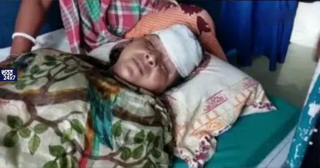 ফের আক্রান্ত তৃণমূল কাউন্সিলর! গাড়ি নিয়ে ধাক্কা দিয়ে খুনের চেষ্টার অভিযোগ, গুরুতর আহত হয়ে ভর্তি হাসপাতালে ফের আক্রান্ত তৃণমূল কাউন্সিলর! গাড়ি নিয়ে ধাক্কা দিয়ে খুনের চেষ্টার অভিযোগ, গুরুতর আহত হয়ে ভর্তি হাসপাতালে