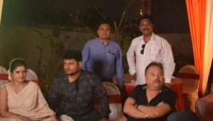 শ্রাবন্তীর বাড়ির পুজোয় হাজির তৃণমূল বিধায়ক মদন মিত্র, তবে কী এবার জোড়াফুলে যোগ দেওয়ার সময় এসে গেল অভিনেত্রীর?