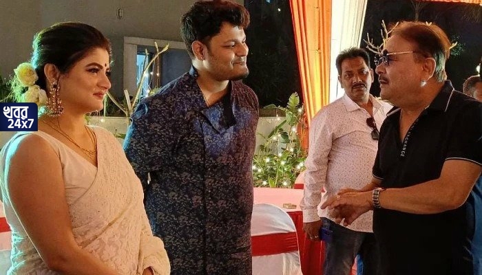 শ্রাবন্তীর বাড়ির পুজোয় হাজির তৃণমূল বিধায়ক মদন মিত্র, তবে কী এবার জোড়াফুলে যোগ দেওয়ার সময় এসে গেল অভিনেত্রীর?