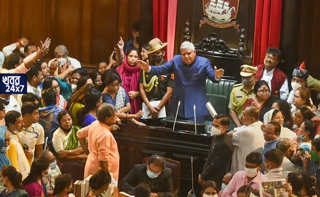 ‘মুখ্যমন্ত্রীর চোখের ইশারাতেই রাজ্যপালকে শারীরিক হেনস্থা করেছেন তৃণমূলের মহিলা বিধায়করা’, উঠল বিস্ফোরক দাবী ‘মুখ্যমন্ত্রীর চোখের ইশারাতেই রাজ্যপালকে শারীরিক হেনস্থা করেছেন তৃণমূলের মহিলা বিধায়করা’, উঠল বিস্ফোরক দাবী
