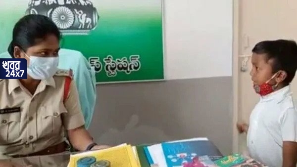 ‘ওই শিক্ষককে গ্রেফতার করুন’, শিক্ষকের মারধরের জেরে অতিষ্ঠ হয়ে থানায় গিয়ে অভিযোগ দায়ের ছোট্ট খুদের ‘ওই শিক্ষককে গ্রেফতার করুন’, শিক্ষকের মারধরের জেরে অতিষ্ঠ হয়ে থানায় গিয়ে অভিযোগ দায়ের ছোট্ট খুদের