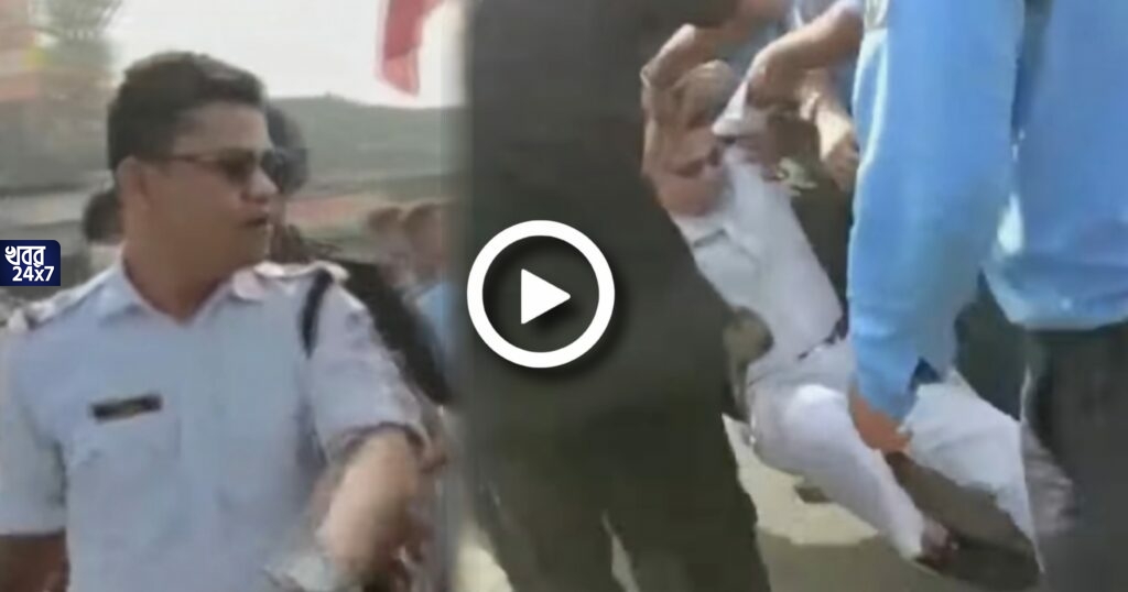 ধর্মঘট সফল করতে রাস্তা অবরোধ বামেদের, বচসা-ধাক্কাধাক্কির জেরে রাস্তায় পড়ে গেলেন এক পুলিশকর্মী, ভাইরাল ভিডিও ধর্মঘট সফল করতে রাস্তা অবরোধ বামেদের, বচসা-ধাক্কাধাক্কির জেরে রাস্তায় পড়ে গেলেন এক পুলিশকর্মী, ভাইরাল ভিডিও