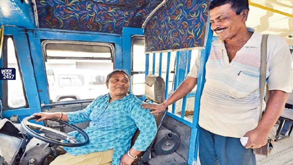 কুর্নিশ! মেয়েদের মানুষ করা থেকে স্বামীর পাশে দাঁড়ানো, কলকাতার প্রথম মহিলা বাসচালকের অজানা কাহিনী হার মানাবে সিনেমার পটভূমিকেও কুর্নিশ! মেয়েদের মানুষ করা থেকে স্বামীর পাশে দাঁড়ানো, কলকাতার প্রথম মহিলা বাসচালকের অজানা কাহিনী হার মানাবে সিনেমার পটভূমিকেও