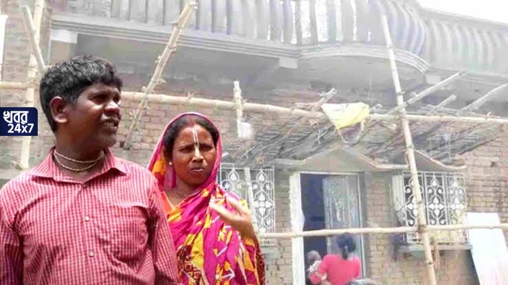 গাড়ির কেনার পর এবার ৬ লাখি দোতলা বাড়ি বানাচ্ছেন বাদাম কাকু, নতুন পাকাবাড়ি নিয়ে গানও বেঁধে ফেললেন ভুবন বাদ্যকর গাড়ির কেনার পর এবার ৬ লাখি দোতলা বাড়ি বানাচ্ছেন বাদাম কাকু, নতুন পাকাবাড়ি নিয়ে গানও বেঁধে ফেললেন ভুবন বাদ্যকর