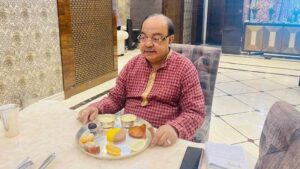 জামাইষষ্ঠী জমজমাট শোভনের, পরম আদর-যত্নে শোভনকে পঞ্চব্যঞ্জন সাজিয়ে দিলেন বৈশাখী, মাথায় দিলেন স্নেহের পরশ