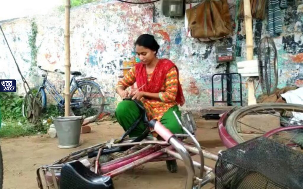 বাবার ভাঙাচোরা গ্যারেজে কাজ করে দর্শনে স্নাতক, হাসিমুখে অসম্ভবকে সম্ভব করছেন বোলপুরের মেয়ে নুরেসা বাবার ভাঙাচোরা গ্যারেজে কাজ করে দর্শনে স্নাতক, হাসিমুখে অসম্ভবকে সম্ভব করছেন বোলপুরের মেয়ে নুরেসা