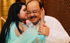 জন্মদিনের বিশেষ উপহার! নিজের ‘লাইফলাইন’এর গালে চু’ম্ব’ন, শোভনের জন্মদিনে আদুরে ছবি পোস্ট করলেন বৈশাখী, ছবি ঘিরে চর্চা তুঙ্গে