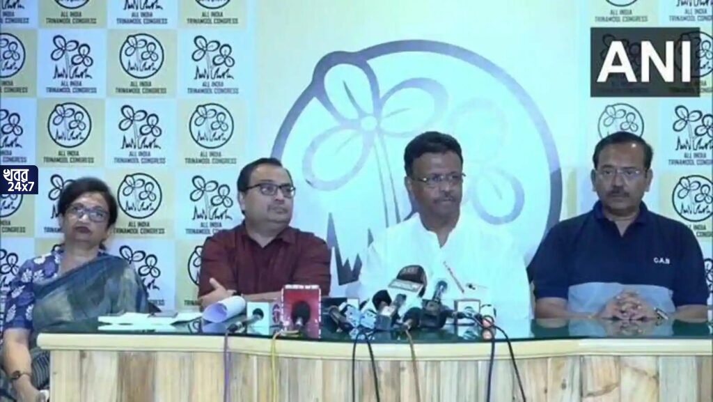 ‘ষড়যন্ত্রের শিকার! বিজেপিতে ঢোকেননি বলেই এই অবস্থা, তবে দোষী প্রমাণিত হলে কঠোরতম শাস্তি হবে’, পার্থর গ্রেফতারি প্রসঙ্গে ফিরহাদ ‘ষড়যন্ত্রের শিকার! বিজেপিতে ঢোকেননি বলেই এই অবস্থা, তবে দোষী প্রমাণিত হলে কঠোরতম শাস্তি হবে’, পার্থর গ্রেফতারি প্রসঙ্গে ফিরহাদ