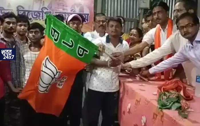 ২১শে জুলাইয়ের দিনই বড়সড় ভাঙন ঘাসফুল শিবিরে, তৃণমূল ছেড়ে বিজেপিতে যোগ দিলেন একাধিক দলীয় কর্মী