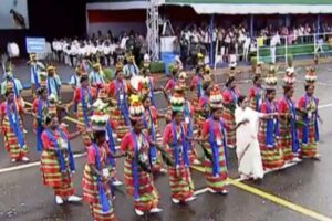 স্বাধীনতা দিবসে মুখ্যমন্ত্রীকে ‘গার্ড অফ অনার’, দুর্গাপুজো, কন্যাশ্রীর ট্যাবলো প্রদর্শন রেড রোডে, আদিবাসী নৃত্যশিল্পীদের সঙ্গে নাচ মমতার স্বাধীনতা দিবসে মুখ্যমন্ত্রীকে ‘গার্ড অফ অনার’, দুর্গাপুজো, কন্যাশ্রীর ট্যাবলো প্রদর্শন রেড রোডে, আদিবাসী নৃত্যশিল্পীদের সঙ্গে নাচ মমতার