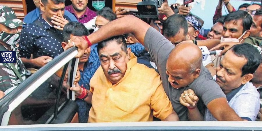 ‘সিবিআইকে ১০০ বার সহযোগিতা করেছি’, নিজাম প্যালেস থেকে বেরোনোর সময় স্বমহিমায় অনুব্রত
