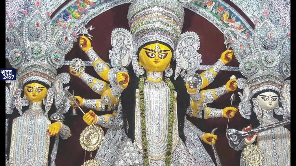কমিটি গঠনের নির্বাচনে বচসা দু’পক্ষের, আদৌ হবে তো বাগবাজার সার্বজনীনের দুর্গাপুজো? উঠছে প্রশ্ন কমিটি গঠনের নির্বাচনে বচসা দু’পক্ষের, আদৌ হবে তো বাগবাজার সার্বজনীনের দুর্গাপুজো? উঠছে প্রশ্ন