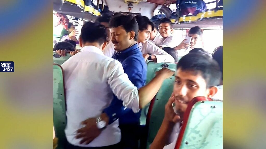 শিক্ষামূলক ভ্রমণে গিয়ে ছাত্রদের সঙ্গে চলন্ত বাসে কোমর দুলিয়ে উত্তাল নাচ প্রধান শিক্ষকের! ভিডিও ভাইরাল হতেই শোকজ অভিযুক্ত শিক্ষক