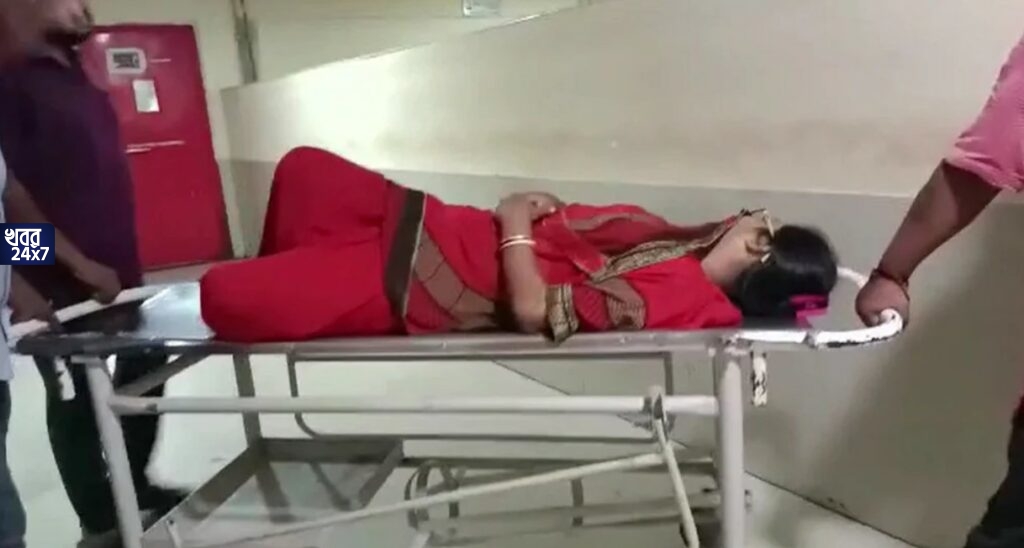 বিজেপি নেত্রীকে ধারালো অস্ত্র দিয়ে গলায়-বুকে কোপ, তৃণমূলের বিরুদ্ধে হামলার অভিযোগ নেত্রীর স্বামীর, তুমুল হইচই মালদায় বিজেপি নেত্রীকে ধারালো অস্ত্র দিয়ে গলায়-বুকে কোপ, তৃণমূলের বিরুদ্ধে হামলার অভিযোগ নেত্রীর স্বামীর, তুমুল হইচই মালদায়