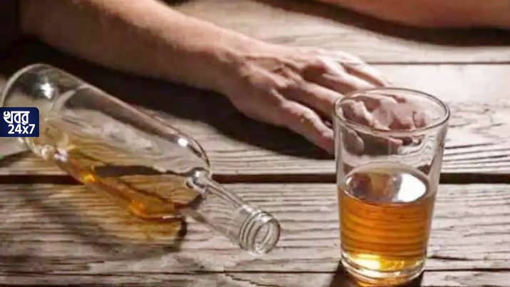 তাঁকে ভোট দিলে ম’দ খাওয়াবেন, প্রতিশ্রুতি দেন নেতা, সেই ম’দ খেয়েই মৃত্যু হল ৭ জনের, তুমুল চাঞ্চল্য এলাকায় তাঁকে ভোট দিলে ম’দ খাওয়াবেন, প্রতিশ্রুতি দেন নেতা, সেই ম’দ খেয়েই মৃত্যু হল ৭ জনের, তুমুল চাঞ্চল্য এলাকায়