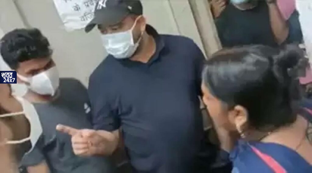 বিছানা করে মশারি টাঙ্গিয়ে অফিসের মধ্যেই ঘুমের প্রস্তুতি নিচ্ছিলেন সুপার, আচমকাই হাসপাতালে হাজির হলেন স্বাস্থ্যমন্ত্রী