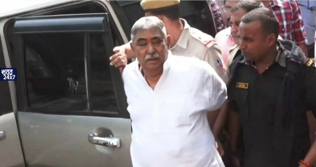 জেলে জেরার পর আচমকাই অসুস্থ অনুব্রত, বুকে ব্যাথা, হেঁটেই গেলেন হাসপাতালে, দিল্লি যাওয়ার ভয়ে অসুস্থতা নয় তো? প্রশ্ন বিজেপির