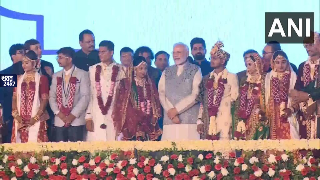‘টাকা থাকলে বিয়েতে খরচ না করে সন্তানের ভবিষ্যতের জন্য সঞ্চয় করুন’, গণবিবাহ অনুষ্ঠান থেকে বার্তা প্রধানমন্ত্রীর
