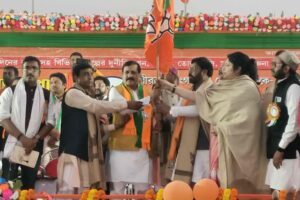 অনুব্রতর গড়ে ঢুকে পড়লেন শুভেন্দু! দলত্যাগের কিছু ঘণ্টা পরই বিরোধী দলনেতার উপস্থিতিতে বিজেপিতে যোগ অনুব্রতর ডেপুটির