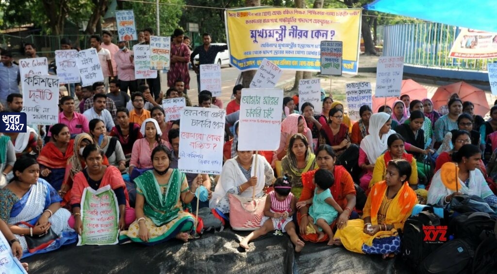‘চাকরিই পায় নি, তাহলে ভুয়ো তালিকায় কেন নাম’, একগুচ্ছ চিঠি এল কমিশনে, আরও বড় দুর্নীতির আশঙ্কা এসএসসি-তে ‘চাকরিই পায় নি, তাহলে ভুয়ো তালিকায় কেন নাম’, একগুচ্ছ চিঠি এল কমিশনে, আরও বড় দুর্নীতির আশঙ্কা এসএসসি-তে