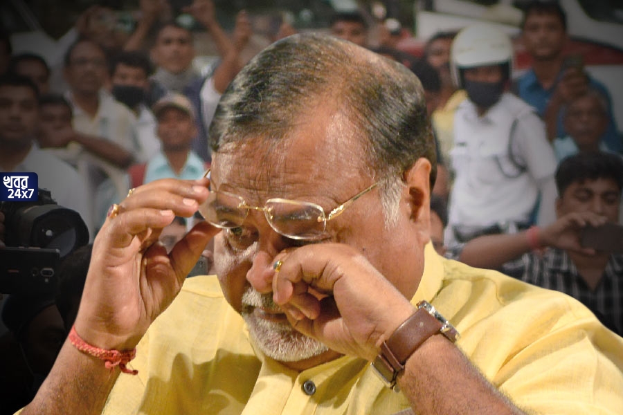 Partha Chatterjee, primary recruitment scam case, mastermind, CBI, claim, jail custody