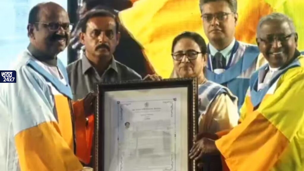 ‘নিজের যোগ্যতাতেই ডি লিট সম্মান অর্জন করেছেন মুখ্যমন্ত্রী, দেবতারা খুশি হচ্ছেন’, মমতার ভূয়সী প্রশংসা করলেন রাজ্যপাল