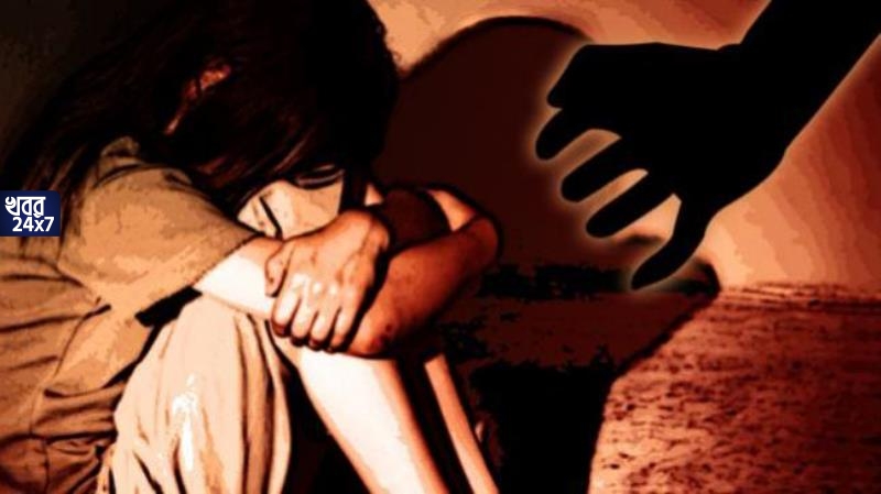 minor girl, old man, molestation, lift, apartment, allegation, police complaints,