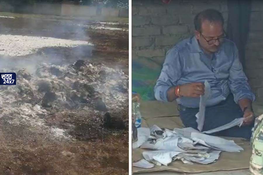 মাঠজুড়ে পুড়ছে সরকারি নথিপত্র, ব্যাঙ্কের চেক, খবর পেয়েই ছুটলেন সিবিআই আধিকারিকরা, প্রমাণ লোপাটের চেষ্টা? রহস্য ঘনাচ্ছে ভাঙড়ে মাঠজুড়ে পুড়ছে সরকারি নথিপত্র, ব্যাঙ্কের চেক, খবর পেয়েই ছুটলেন সিবিআই আধিকারিকরা, প্রমাণ লোপাটের চেষ্টা? রহস্য ঘনাচ্ছে ভাঙড়ে