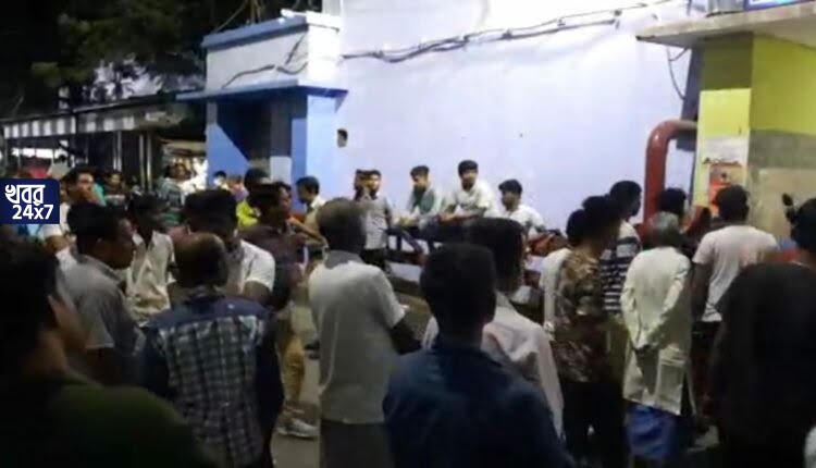 প্রকাশ্য রাস্তায় পথচলতি মানুষকে একের পর এক চপারের কোপ যুবকের, তাণ্ডবের জেরে জখম একাধিক, আতঙ্ক বর্ধমানে