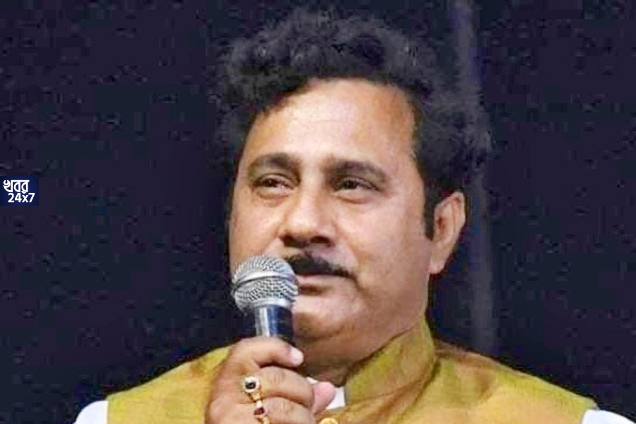 নিয়োগ দুর্নীতিতে নাম জড়ানোর পরই বড় চমক, মমতার আশ্রয় ছেড়ে এবার নিজের নতুন দলের ঘোষণা বিভাস অধিকারীর নিয়োগ দুর্নীতিতে নাম জড়ানোর পরই বড় চমক, মমতার আশ্রয় ছেড়ে এবার নিজের নতুন দলের ঘোষণা বিভাস অধিকারীর