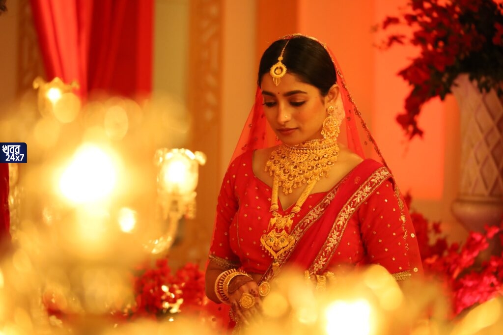 সেনকো গোল্ড অ্যান্ড ডায়মন্ডসের নতুন আঞ্চলিক মুখ হলেন টলি অভিনেত্রী ইশা সাহা, মিউজিক ভিডিও-র মাধ্যমে প্রকাশ পেল নতুন ব্রাইডাল জুয়েলারি কালেকশন সেনকো গোল্ড অ্যান্ড ডায়মন্ডসের নতুন আঞ্চলিক মুখ হলেন টলি অভিনেত্রী ইশা সাহা, মিউজিক ভিডিও-র মাধ্যমে প্রকাশ পেল নতুন ব্রাইডাল জুয়েলারি কালেকশন